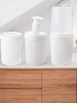 Kit Utensílios De Banheiro Trama Rattan 3 peças Porta Escova de Dentes Cotonete e Sabonete Líquido Kit Utensílios De Banheiro Trama Rattan 3 peças Porta Escova de Dentes Cotonete e Sabonete Líquido
