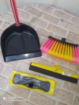 Kit vassoura, rodo, limpa azulejo e pá de lixo