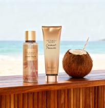 Kit Victorias Secret Body Splash e Creme Coconut Passion Importado dos EUA CNota Fiscal Kit Victorias Secret Body Splash e Creme Coconut Passion Importado dos EUA CNota Fiscal