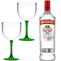 Kit vodka Smirnoff 998ml com 2 taças acrílicas para drink presente