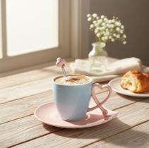 Kit Xícara Coração Azul c/ Pires Rosa Porcelana Luxo e Colher Kit Xícara Coração Azul c/ Pires Rosa Porcelana Luxo e Colher