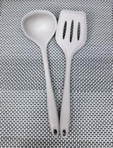 Kits Utensílios de Cozinha Silicone c/ Cabo de Madeira Modelos Variados Talheres