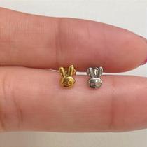Labret em aço cirúrgico coelhinho dourado com rosca interna Labret em aço cirúrgico coelhinho dourado com rosca interna