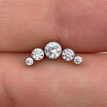 Labret titânio cascata com 5 zircônias cristais Labret titânio cascata com 5 zircônias cristais