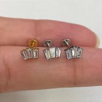 Labret titânio squares com zircônias e opala