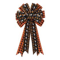 Laços de Halloween escondendo uma grande serapilheira laranja para decoração de grinaldas