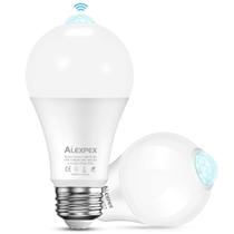 Lâmpada com sensor de movimento ALEXPEX 13W 1100lm 2700K E26, pacote com 2 Lâmpada com sensor de movimento ALEXPEX 13W 1100lm 2700K E26, pacote com 2