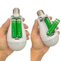 Lâmpada de Emergência Bulbo 4 em 1 com 20W de Potência e Função Lanterna Lampada Led 4 Em 1 Lâmpada de Emergência Bulbo 4 em 1 com 20W de Potência e Função Lanterna Lampada Led 4 Em 1