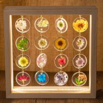 Lâmpada de mesa LED SMUK com flores secas, moldura de madeira, tridirecional