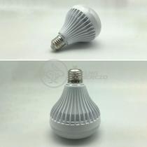 Lâmpada Led 12W E27 Rgb Colorida Com Caixa De Som Bluetooth Lâmpada Led 12W E27 Rgb Colorida Com Caixa De Som Bluetooth