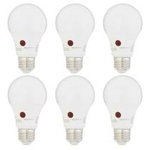 Lâmpada LED Amazon Basics A19 Sensor Dusk to Dawn 9W