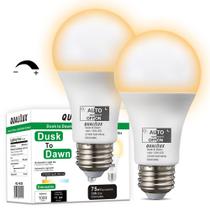 Lâmpada LED Qualilux Dusk to Dawn regulável 12 W 1000 LM, pacote com 2