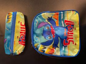 Lancheira e Estojo Desenho Stitch Praia Infantil Escolar com Alças Modelo Premium