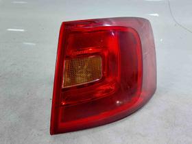 LANTERNA DIREITA Volkswagen JETTA 2.0 2014