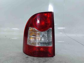 LANTERNA ESQUERDA Fiat STRADA 1.8L 2011 LANTERNA ESQUERDA Fiat STRADA 1.8L 2011