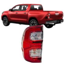 Lanterna hilux srv sr srx 2021/25 c/soquete le