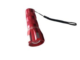 Lanterna led em mão