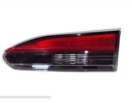 Lanterna Tampa Traseira Corolla Cross 2022 Lado Direito Lanterna Tampa Traseira Corolla Cross 2022 Lado Direito