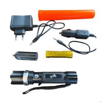 Lanterna Tática de LED Recarregável Marca YEY Preto