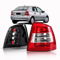 Lanterna Traseira Astra Hatch 1999 2000 2001 2002 Bicolor em Acrílico Lado Direito Lanterna Traseira Astra Hatch 1999 2000 2001 2002 Bicolor em Acrílico Lado Direito