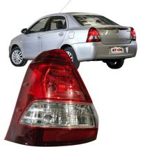 Lanterna Traseira Etios Sedan 2013 14 15 16 17 18 2019 Fundo Escuro