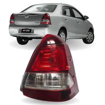 Lanterna Traseira Etios Sedan Platinum 2017/2019 Direita Lanterna Traseira Etios Sedan Platinum 2017/2019 Direita