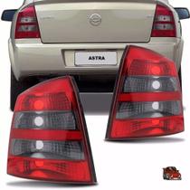 Lanterna traseira gm: astra hatch 03/em diante fume ld Lanterna traseira gm: astra hatch 03/em diante fume ld