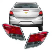 Lanterna Traseira Prisma 2013/2018 Fumê Esquerda Arteb