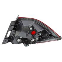 Lanterna Traseira Prisma após 2017 LE - Fitam - 36032E