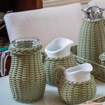 Leiteira de Porcelana c/ Vime Oliva - 700ml