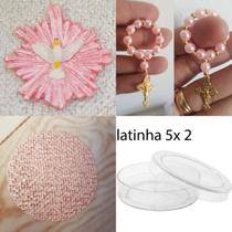 Lembrancinhas para montar 10 latinhas acrílico 5x2 + 10 mini terços + 10 apliques de biscuit + 10 círculos de tela de fundo para aplique