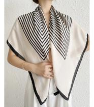 Lenço Feminina Pescoço Echarpe Cetim Estampas Geometr90X90Cm Lenço Feminina Pescoço Echarpe Cetim Estampas Geometr90X90Cm