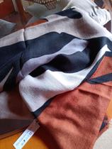 Lenço Quadrado 85%Cashmere 15%Seda 1,20x1,20 Abstrato Lenço Quadrado 85%Cashmere 15%Seda 1,20x1,20 Abstrato