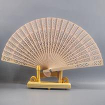 Leque De Mão De Madeira com Detalhes Vazados 2 Unidade- LDP-32 Leque De Mão De Madeira com Detalhes Vazados 2 Unidade- LDP-32