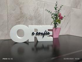 Letreiro Decorativo "Ore e Confie" em 3D