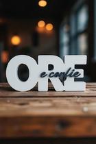 Letreiro Decorativo Ore e Confie Moderno para Sala, Quarto, Escritório e Casa, ideal para Decoração Letreiro Decorativo Ore e Confie Moderno para Sala, Quarto, Escritório e Casa, ideal para Decoração