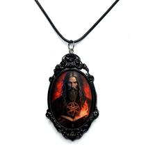 Liberte seu poder com o camafeu Bruxo São Cipriano