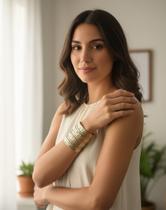 Linda Pulseira Bracelete Dourada Larga Egípcia Bijuteria Linda Pulseira Bracelete Dourada Larga Egípcia Bijuteria