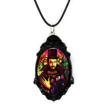 Lindo colar arte terror zé do caixão em resina