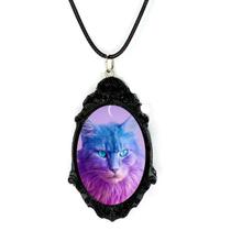 Lindo colar com pingente resinado arte gato fantastico