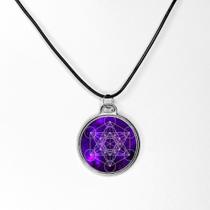 Lindo colar mistico pingente arte em resina kabalah