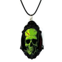 Lindo colar pingente arte resinada caveira de Frankenstein