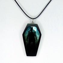 Lindo colar pingente caixão sexta feira 13 terror classico