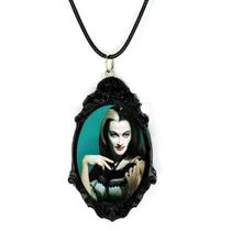 Lindo colar pingente terror vampira arte resinada