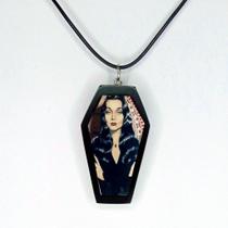 Lindo colar shaker arte vampira em resina perfeito