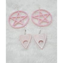 Lindo conjunto com dois pares de brincos misticos únicos Pentagrama e ouija rosa candy
