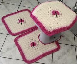 Lindo jogo de banheiro de crochê com 3 peças modelo borboleta