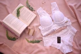 Lingerie Malu branca renda