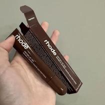 Lip Gloss Rhode Bálsamo Batom Labial Rhode Peptide Tint da Hailey RIBBON Lip Gloss Rhode Bálsamo Batom Labial Rhode Peptide Tint da Hailey RIBBON