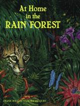 Livro - At Home In The Rain Forest - PENGUIN BOOKS Livro - At Home In The Rain Forest - PENGUIN BOOKS